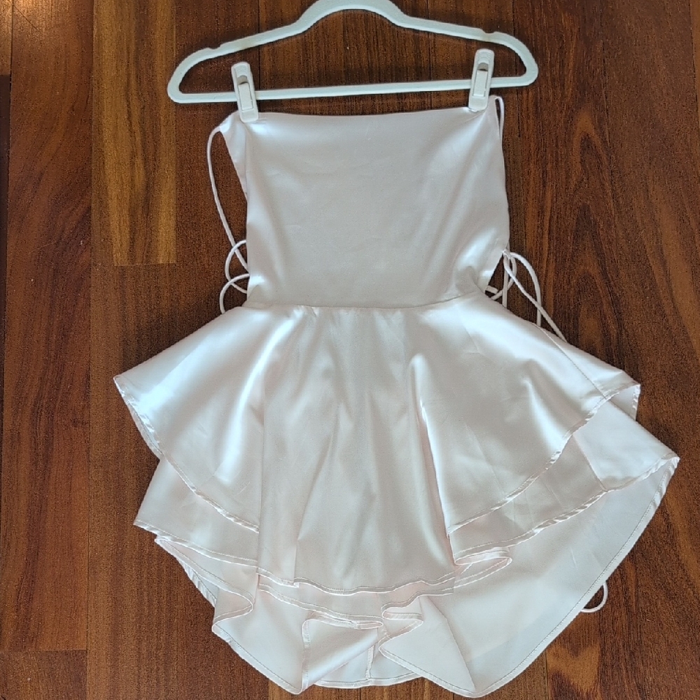 Elegant Cream Sleeveless Dress